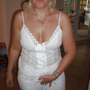 Ce soir, j’ai besoin d’un mec bien monté pour me faire sentir vivante Magalie - rencontre-MILF-Poitiers